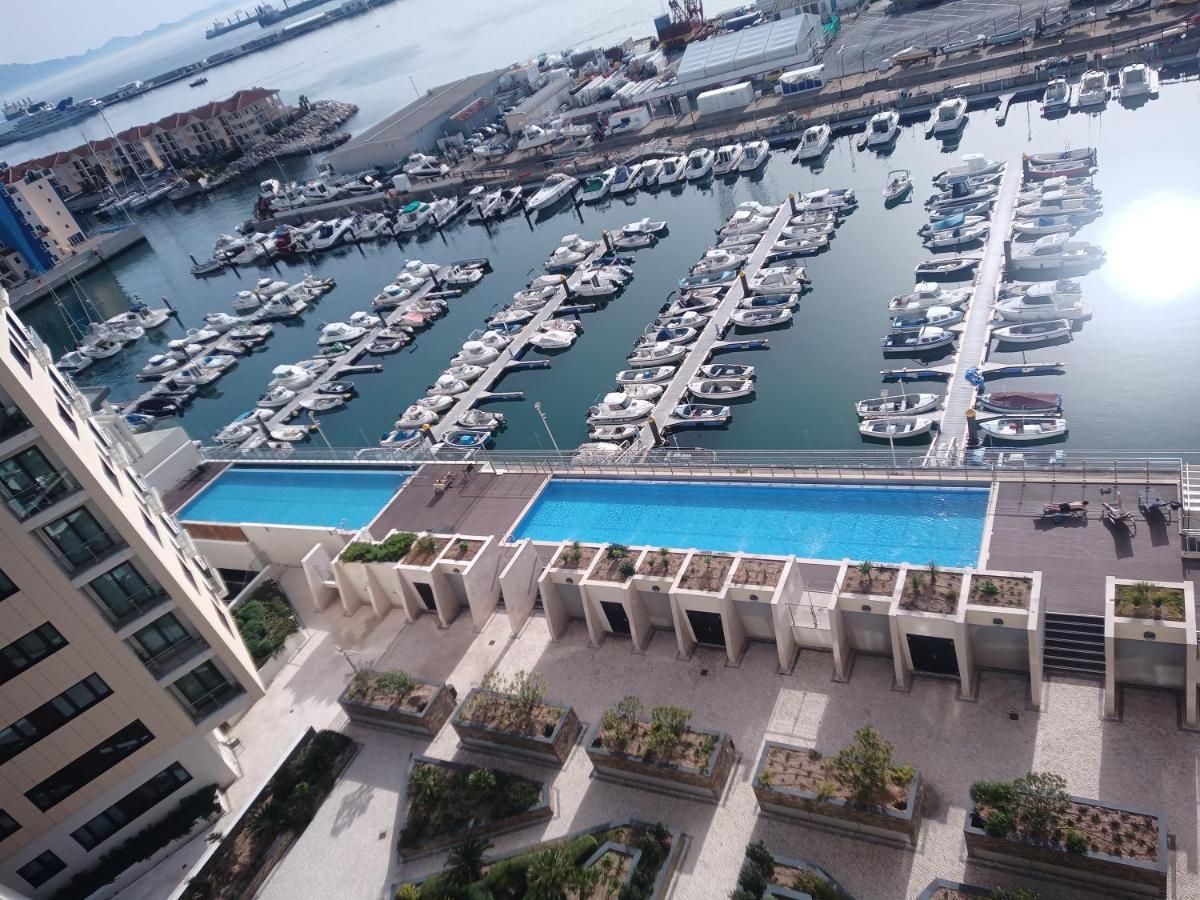 Kings Wharf Quay29 - Large Studio Apartment With 3 Pools - Gym - Rock Views - Holiday And Short Let Apartments In Gibraltar Buitenkant foto