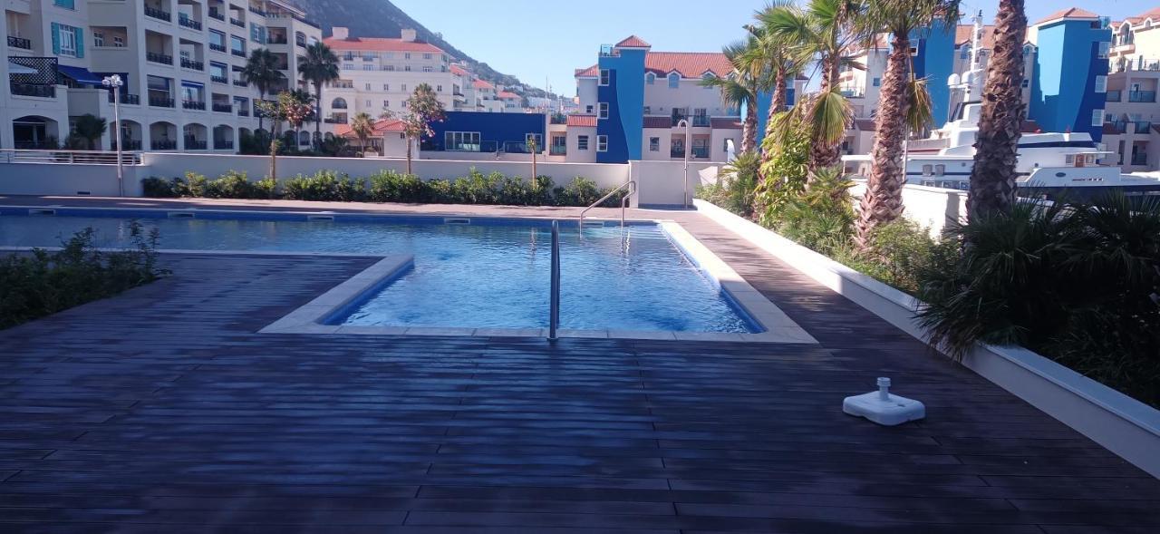 Kings Wharf Quay29 - Large Studio Apartment With 3 Pools - Gym - Rock Views - Holiday And Short Let Apartments In Gibraltar Buitenkant foto