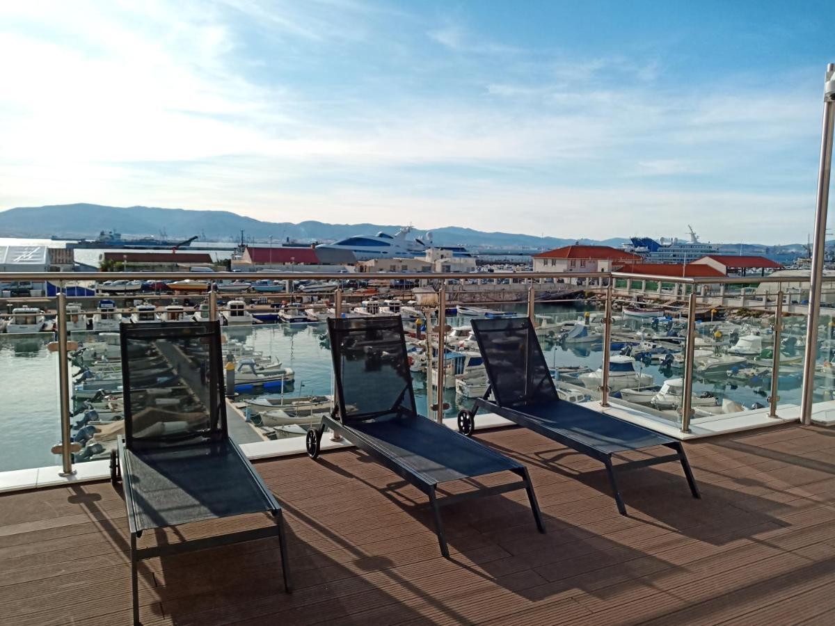 Kings Wharf Quay29 - Large Studio Apartment With 3 Pools - Gym - Rock Views - Holiday And Short Let Apartments In Gibraltar Buitenkant foto