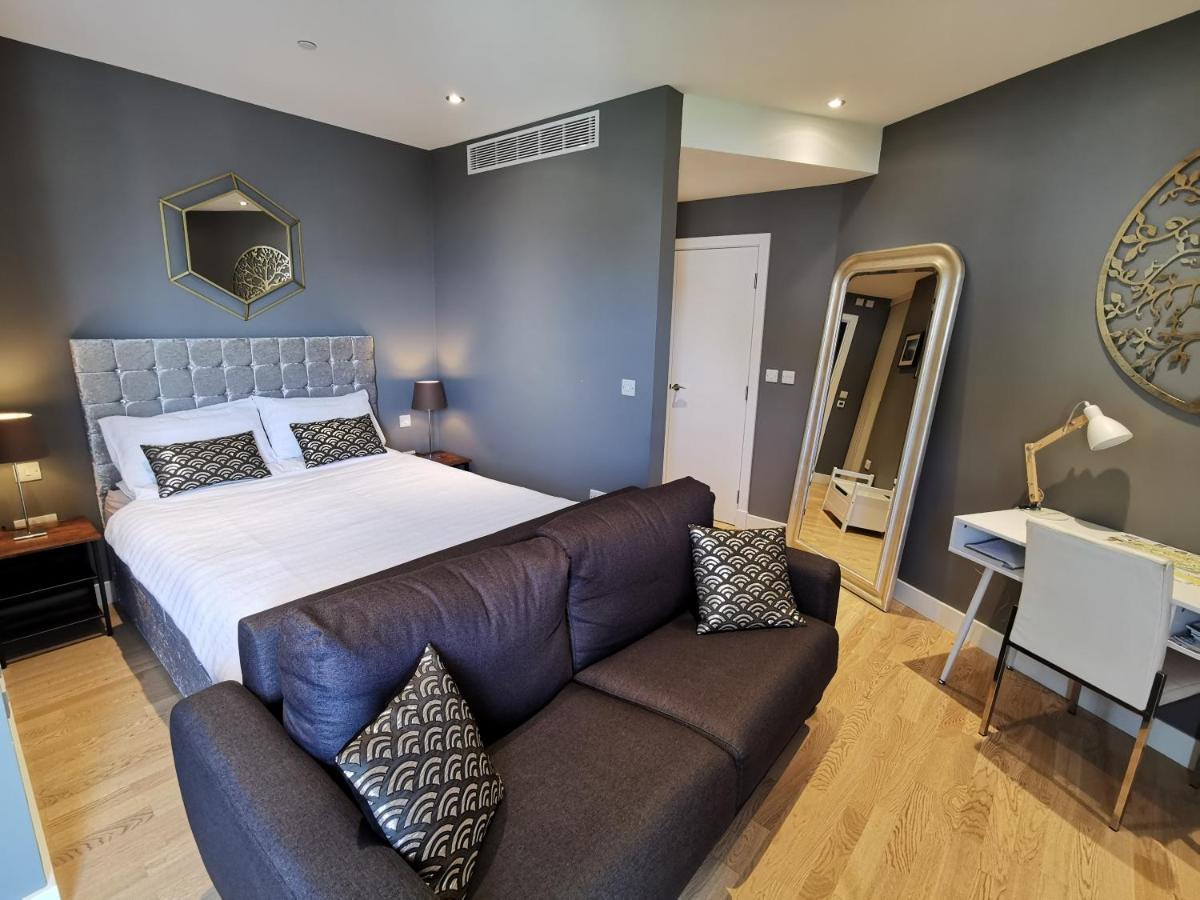 Kings Wharf Quay29 - Large Studio Apartment With 3 Pools - Gym - Rock Views - Holiday And Short Let Apartments In Gibraltar Buitenkant foto